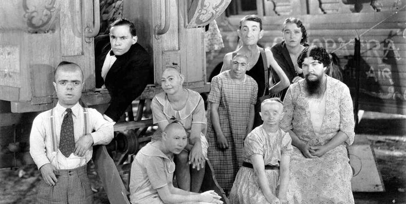 Freaks: la parada de los monstruos